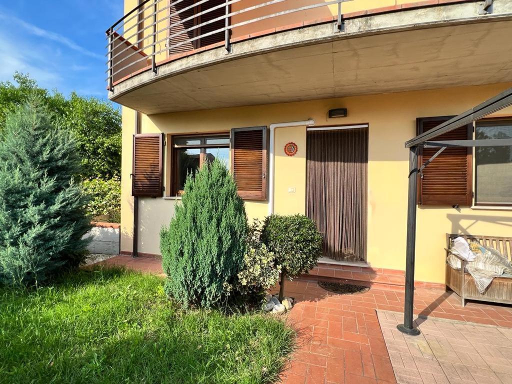 Appartamento Altopascio Sulla Francigena Spianate Esterno foto
