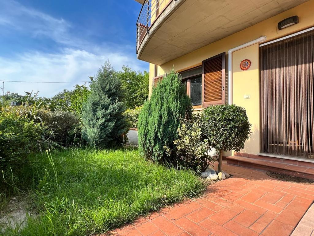 Appartamento Altopascio Sulla Francigena Spianate Esterno foto